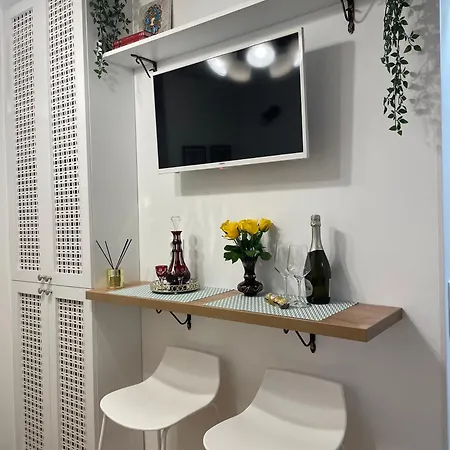 Апартаменты Studio Alice Romana Square
