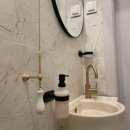 Studio Alice Romana Square בוקרשט