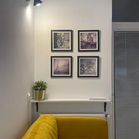 Studio Alice Romana Square Апартаменты *