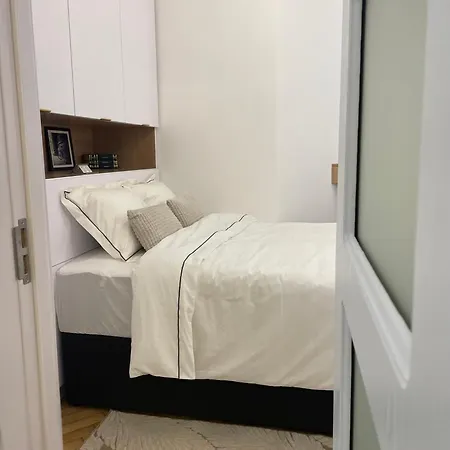 Studio Alice Romana Square Бухарест