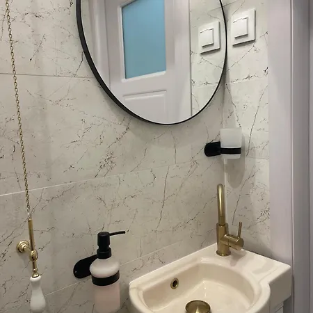 Studio Alice Romana Square * Bükreş