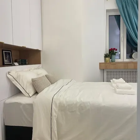 Studio Alice Romana Square Apartment Bucharest